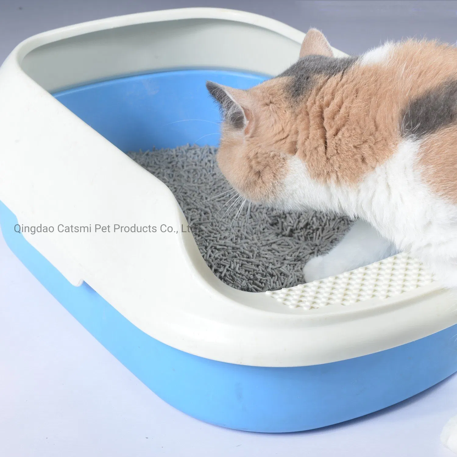 Wholesale Pet Supply Lightweight 1.5mm Clumping Natural Carbon Cat Sand Soybean Charcoal Tofu Litter