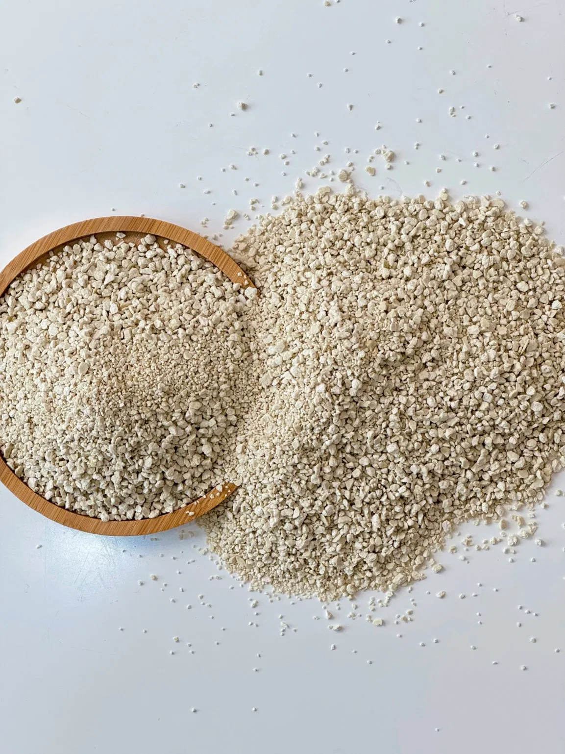 Premium Cassava Cat Litter: Natural Odor Control and Clumping Power