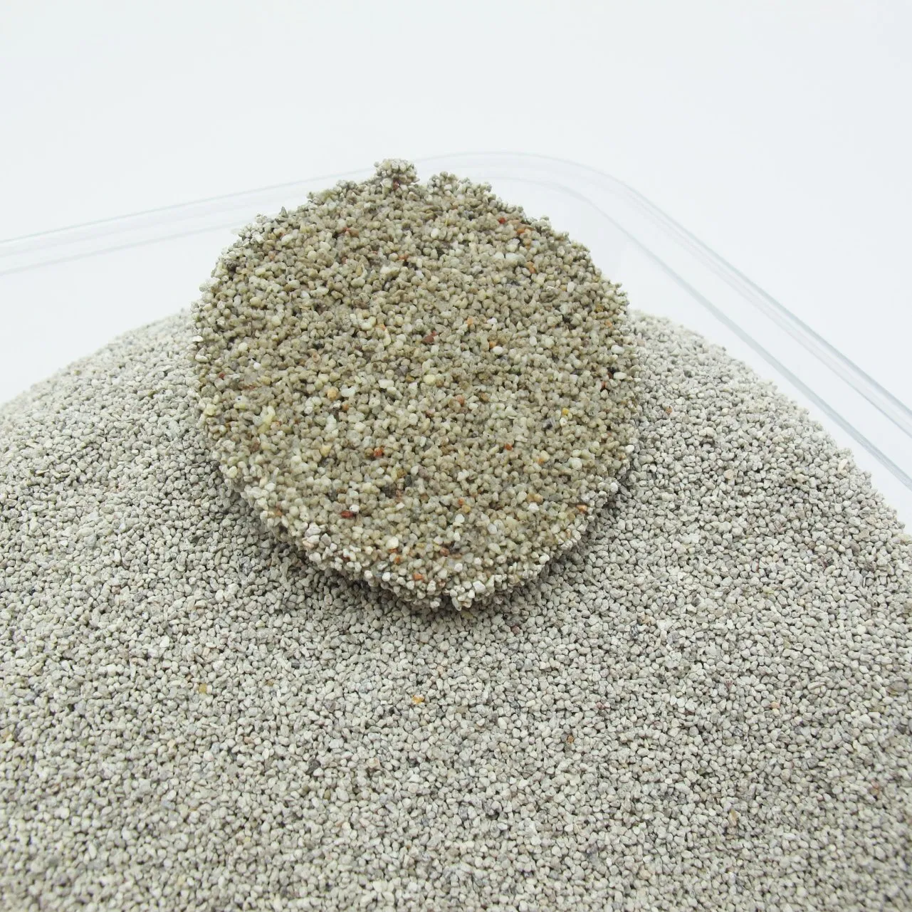 Superior Quality Highly Water Absorption Clumping Free Dust Pet Supply 0.85-0.95mm Natural Sodium-Based Ore Bentonite Cat Litter Mineral Sands