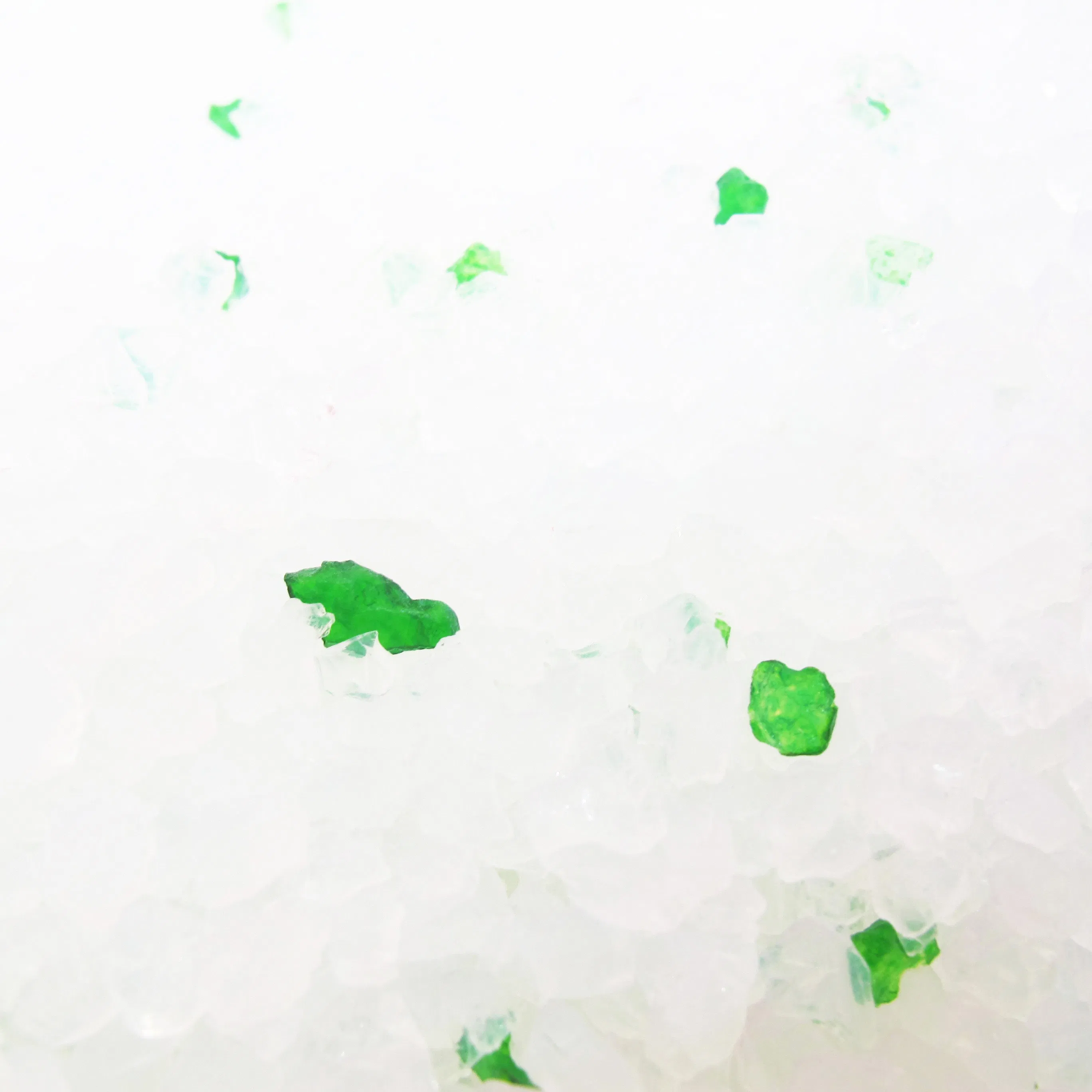 Factory Price Pet Products Strong Adsorption Power Durable Good Absorption No Caking Pet Toilet White Pearl Crystal Silica Gel Silicone Cat Kitty Sand Litter