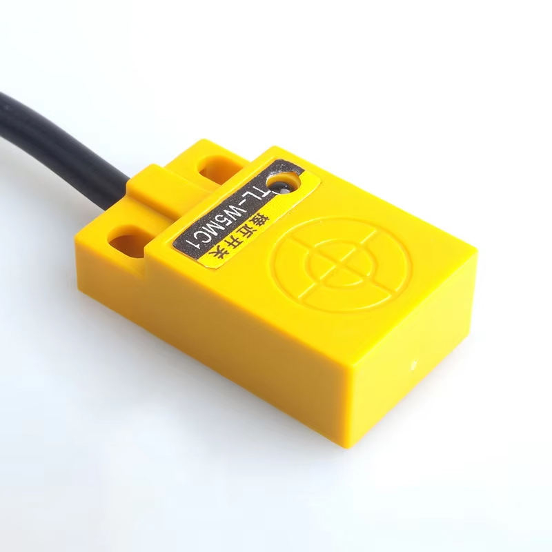 China TL-W5MC1/C2 Three-wire 6-36V DC NPN Normally Open Square Small Flat Shell Inductive Proximity Sensor Supplier, Exporters