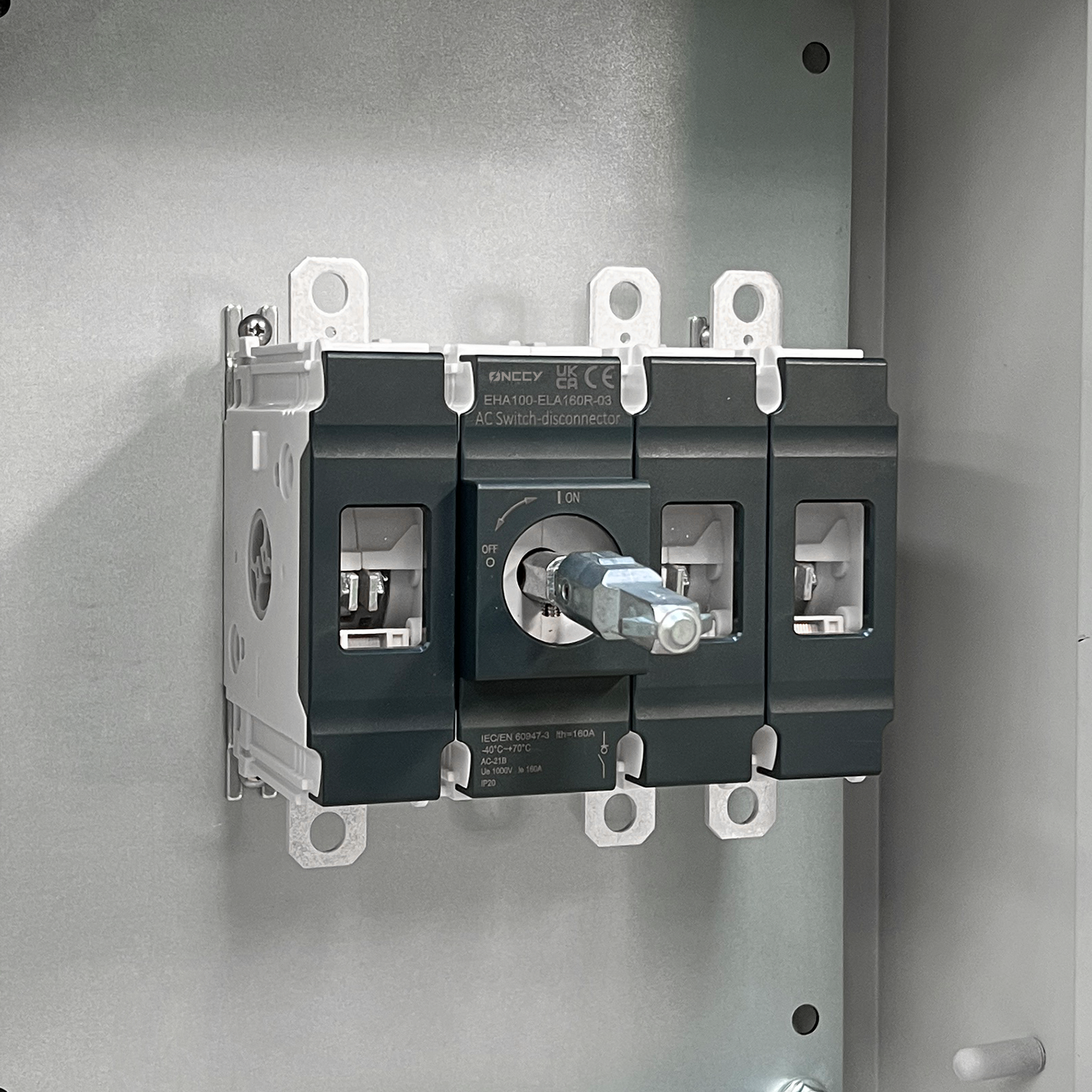 160A, 250A, 315A 690V 3p 4p EHA Load Break Disconnect Switch Isolating Switch for Solar System