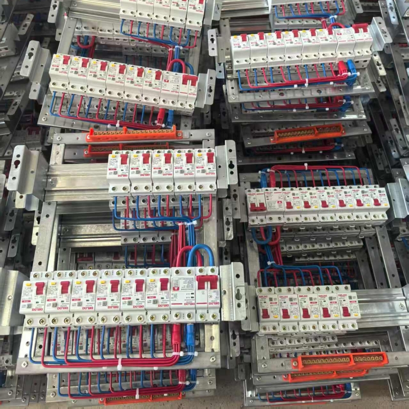 Pute 8-Way OEM PV String Solar Single Combiner Box AC/DC IP68 Rated Smart Lock Switch Cabinet