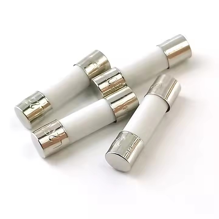 RUNNENG High Voltage Ceramic Tube Fuse 6X32mm 1500VDC 1A-10A Fast/Slow Blow Anti-Crack Explosion-Proof Protective Component