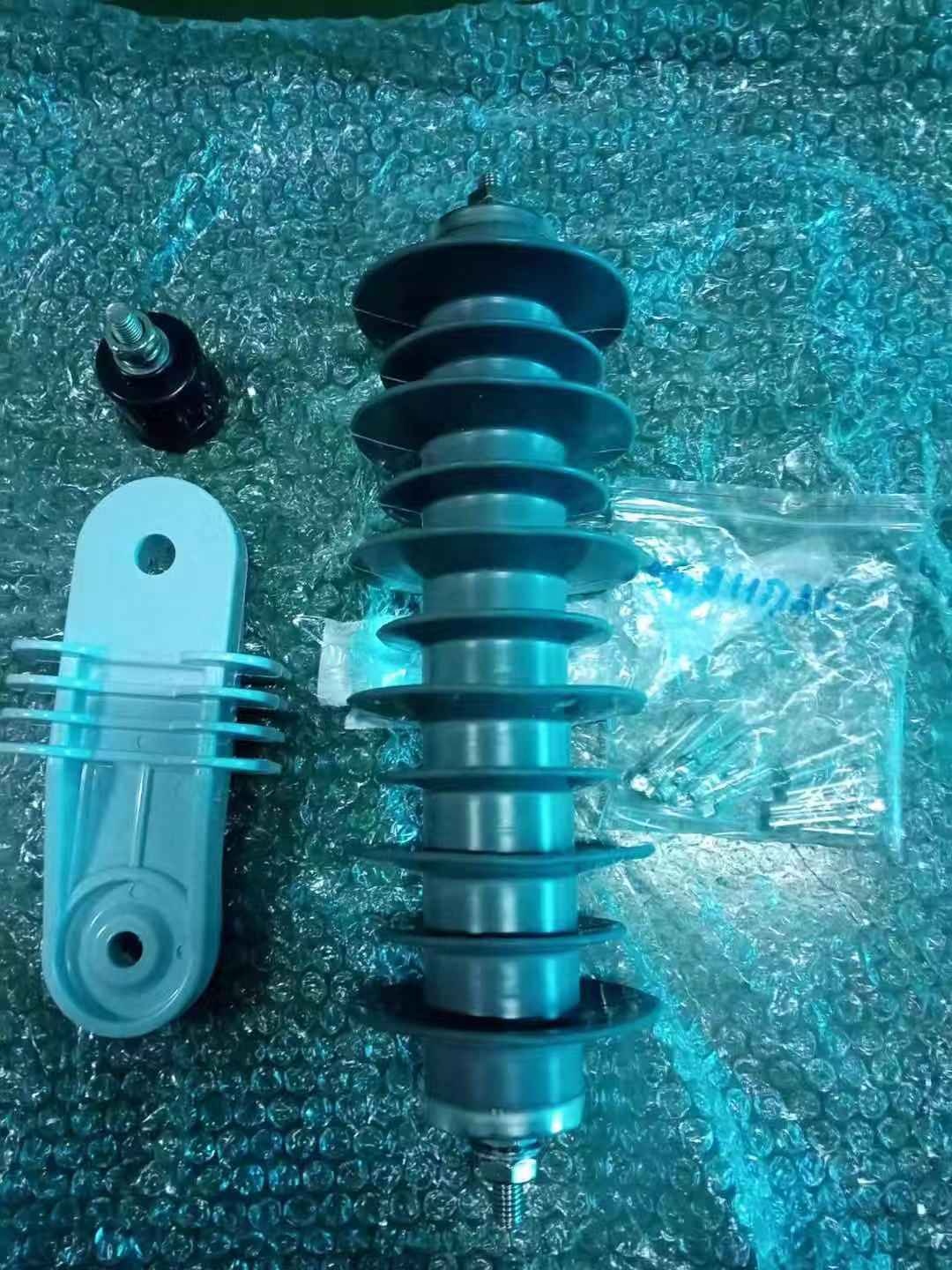 HY5W 3 Phase Surge Arrester 21kV 24kV High Voltage Lightning Arrester Composite Metal Oxide Polymer Distribution Overvoltage