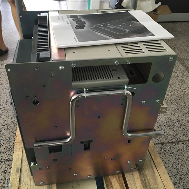 Low Voltage Intelligent Protection Universal Air Circuit Breaker 3P/4P Draw-out Type ACB For Power Distribution &amp; Industrial Use
