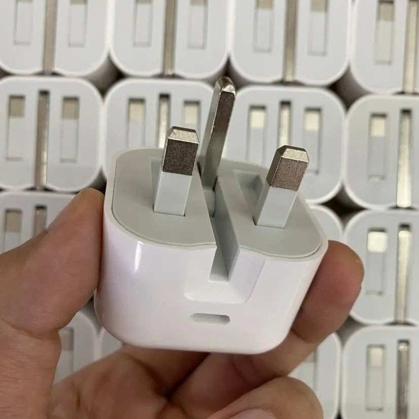 Original Quality UK 3 Pin Plug 20W USB-C Power Adapter Charger for Apple iPhone 15 14 13 PRO Max Fast Charging Type C Pd Charger