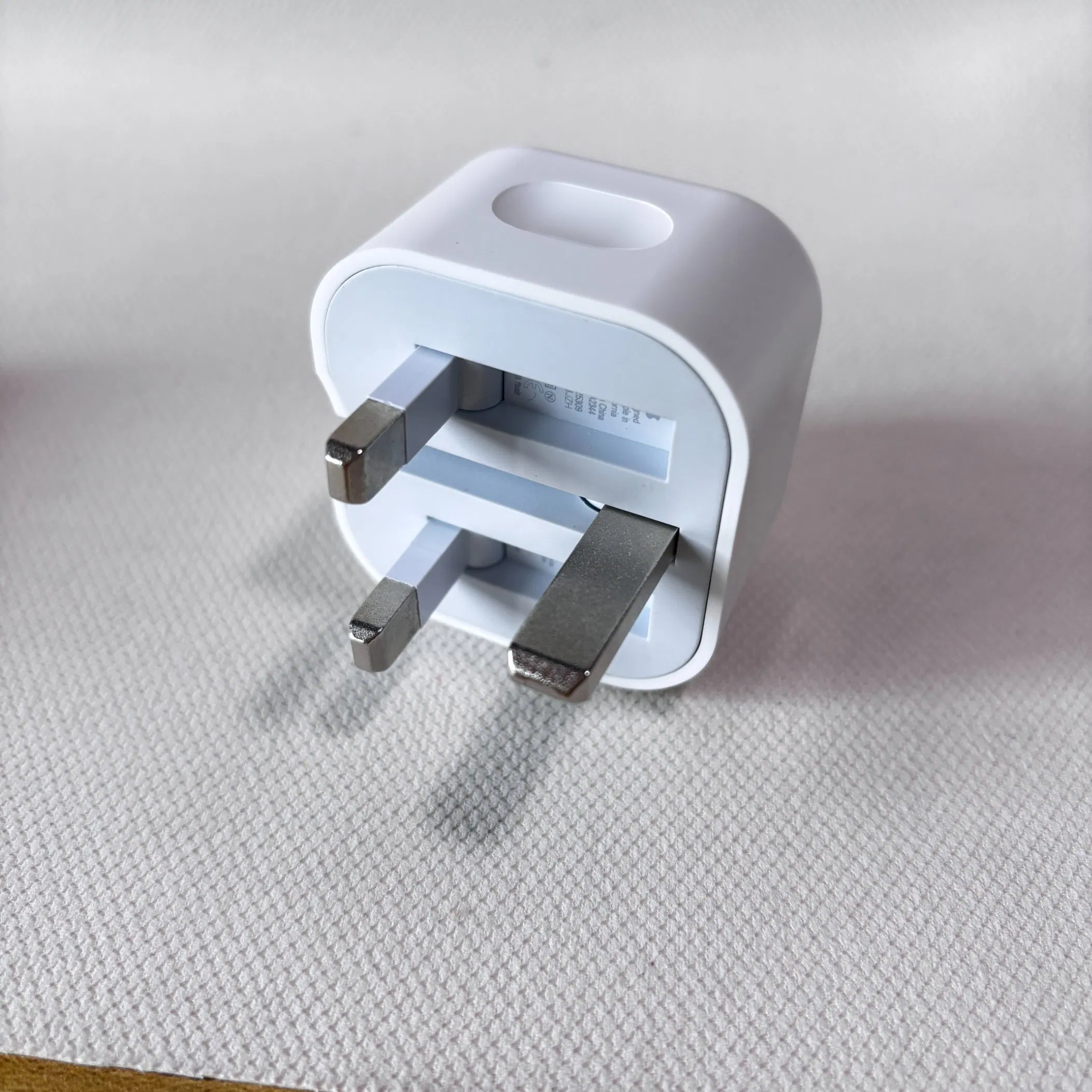 Premium UK Plug Dual USB-C Charger for All Mobile Phones 20W Fast Charging Adapter Cell Phone Accessories Wholesale Office Buildings and Business Travel