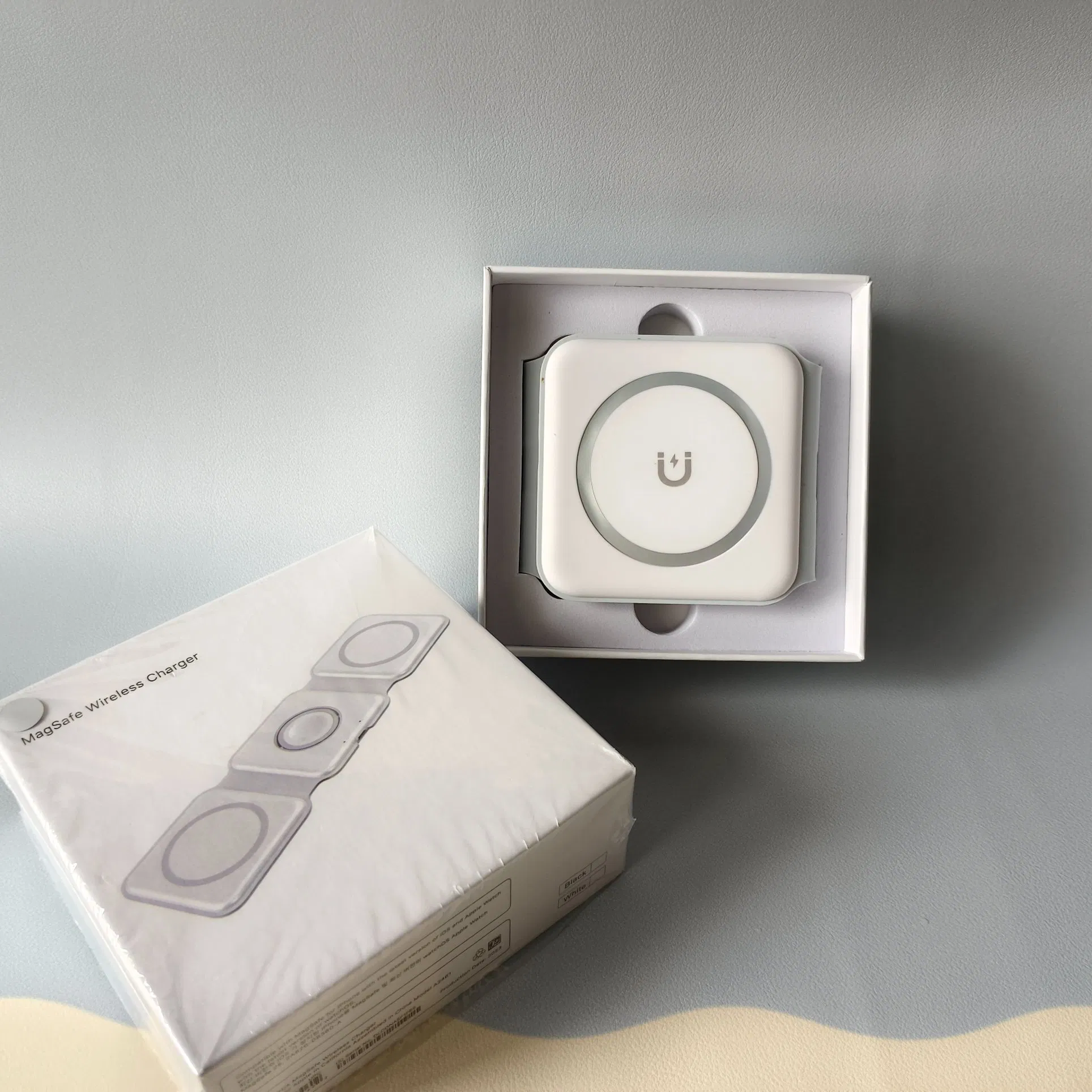 High Quality Magsafe Wireless Charger 3-in-1 Charger Magnetic Charger Magnetic Charger Charges Together Super Fast No Damage Charging Port USB-C