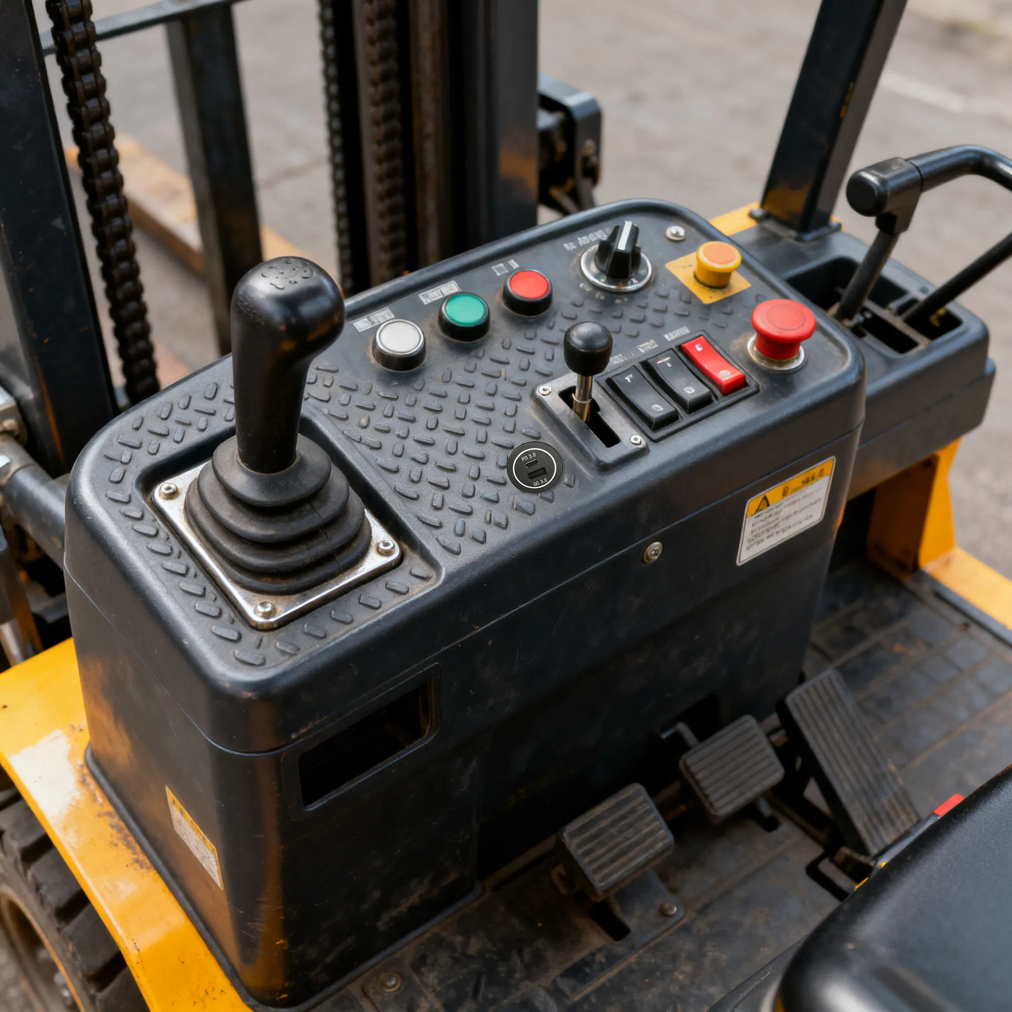 Damavo Fast Charging 12-24V Car Charger with Pd QC3.0 Dual USB Socket for Truck RV Boat Motorcycle