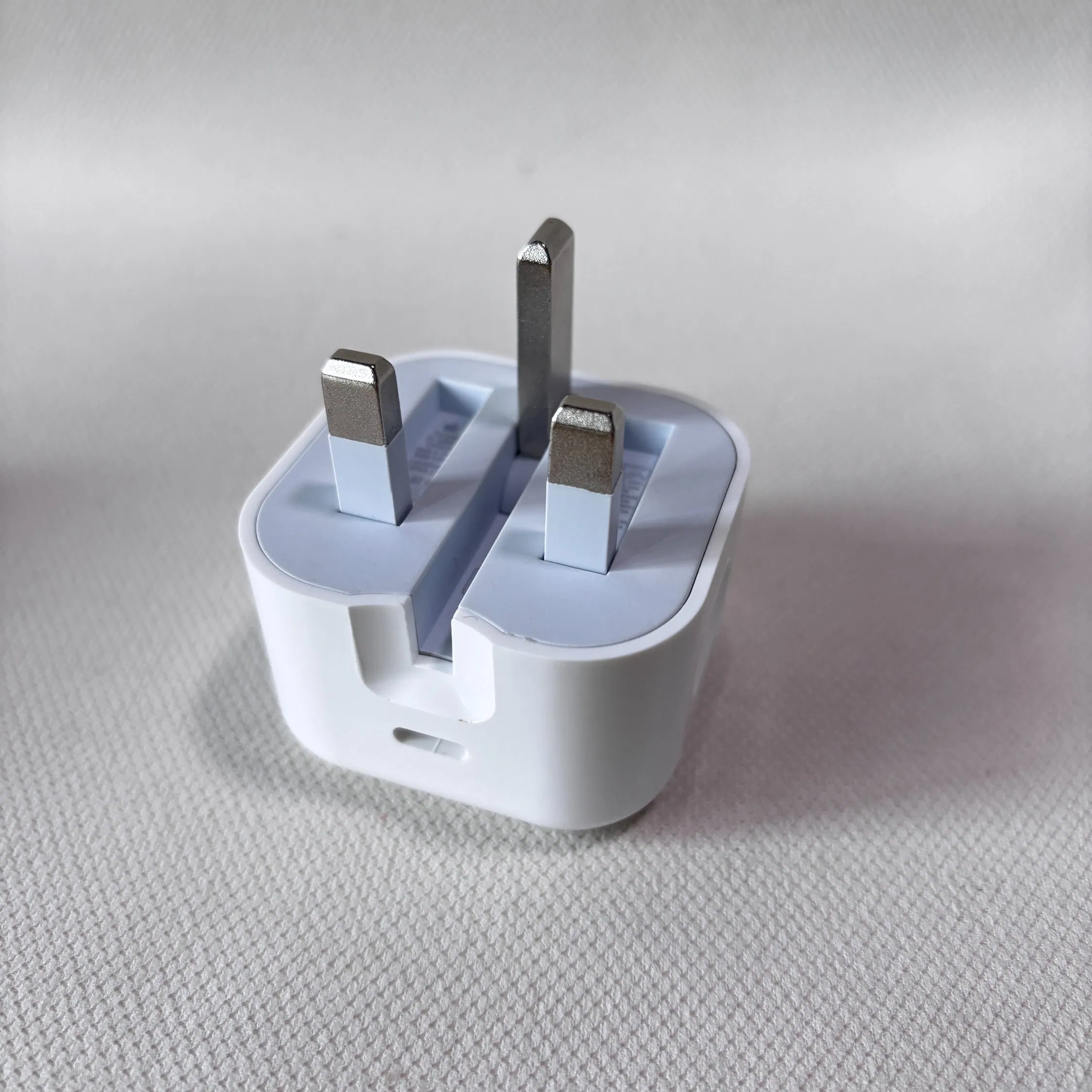 Premium UK Plug Dual USB-C Charger for All Mobile Phones 20W Fast Charging Adapter Cell Phone Accessories Wholesale Office Buildings and Business Travel