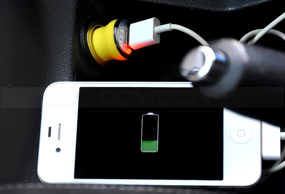 USB Car Charger Photo 6