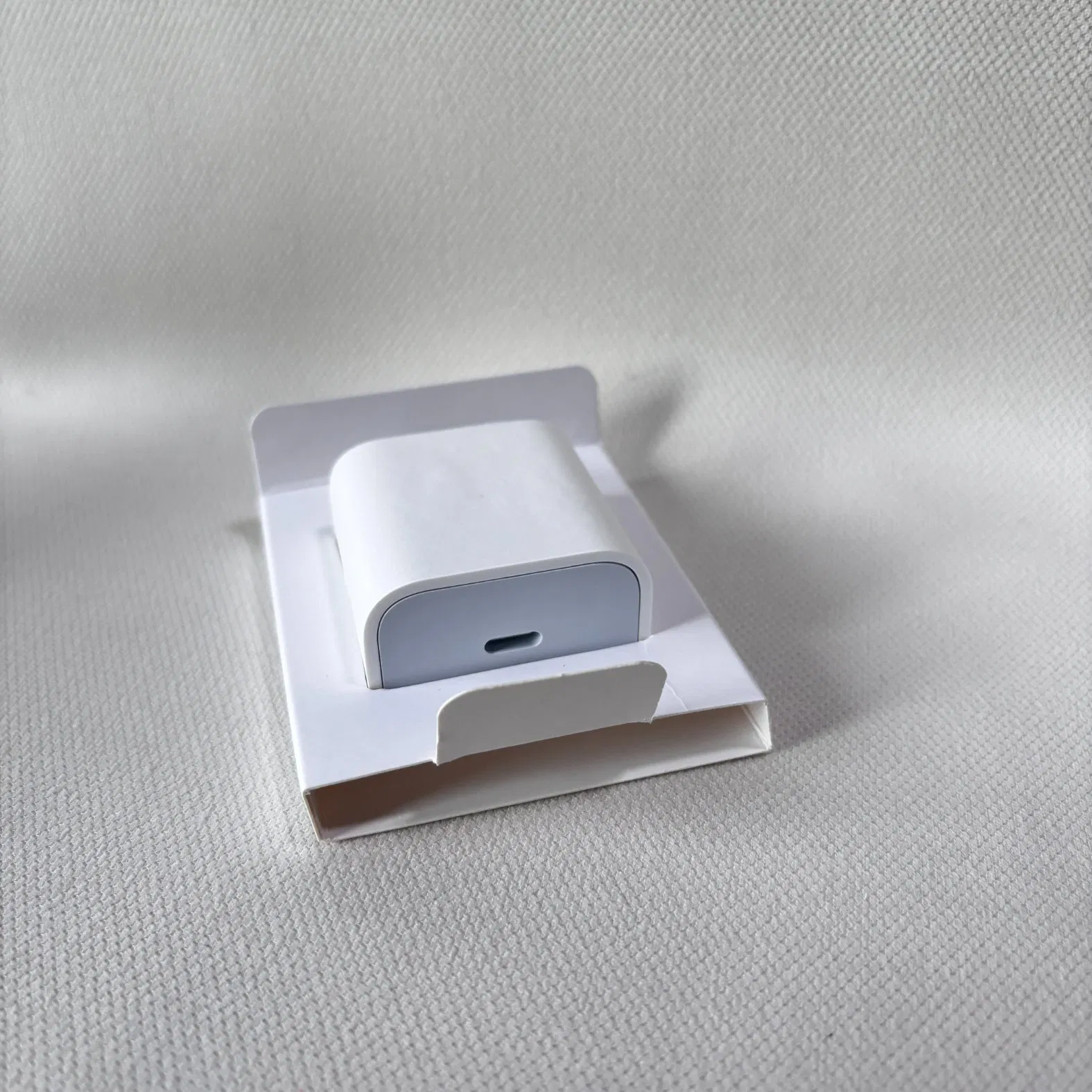 Top1, High-Quality Product, Factory Wholesale Price! New Travel Charging Companion! Compact Tri-Plug with USB-C Fast Charge for All Phones