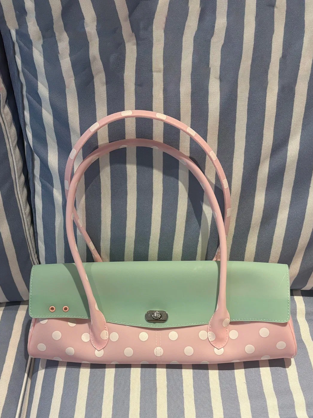 Wx2928 Bolso cruzado tipo baguette de lunares estilo gelatina