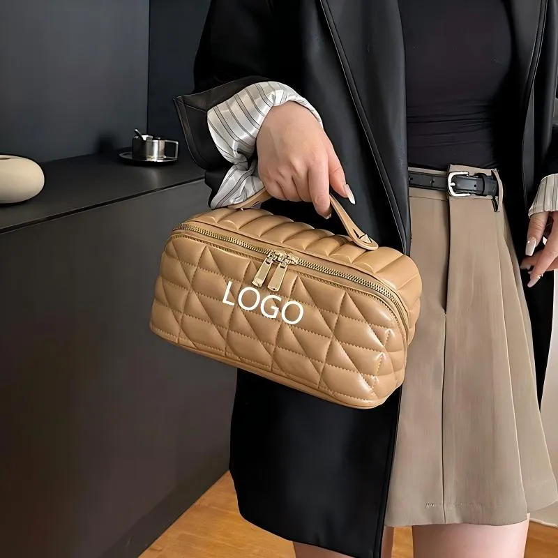 Detalle de bolsa de cosméticos 6