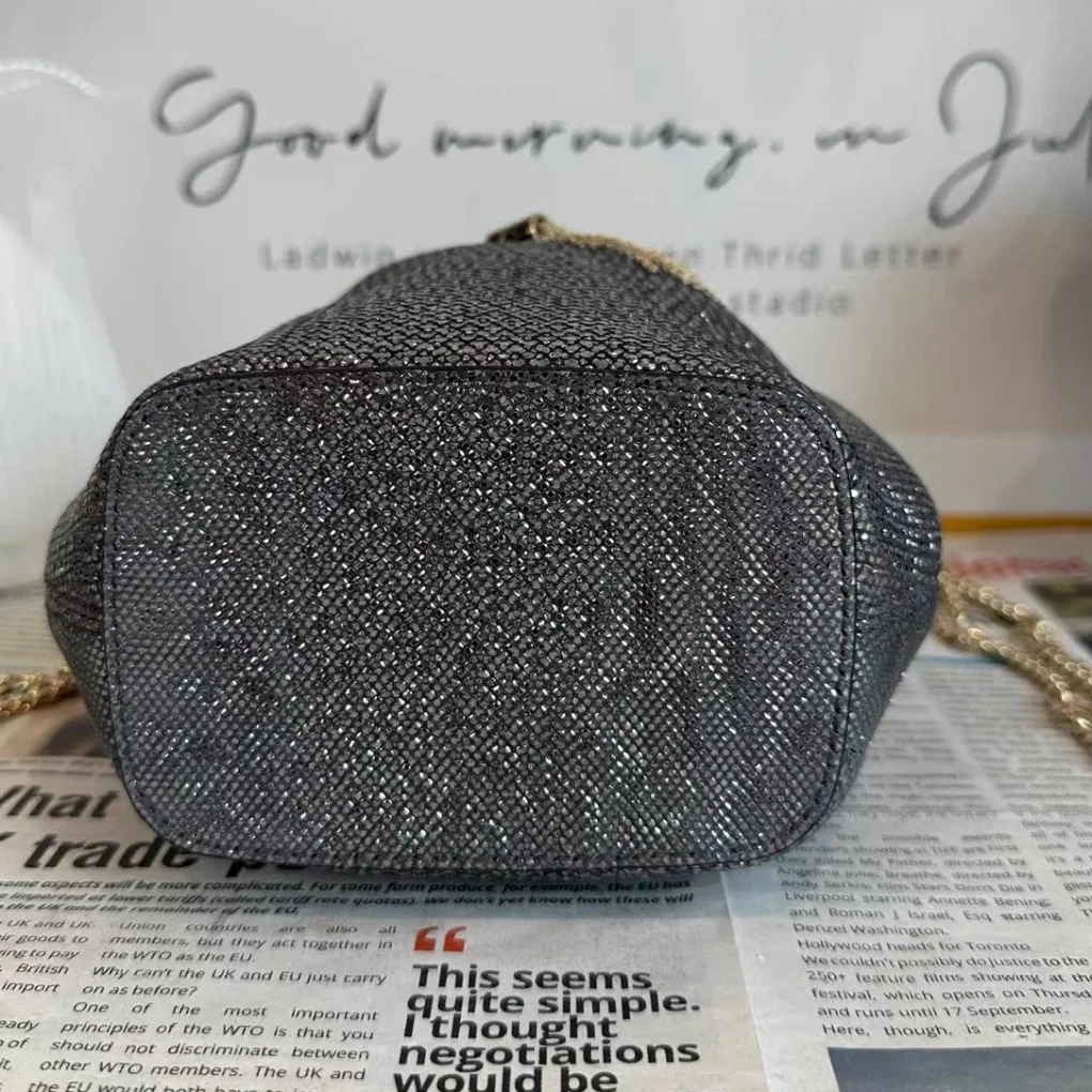 Bolso Clásico Réplica para Mujeres Estilo Cubo Venta al por Mayor Fábrica Productos Meticulosamente Elaborados La Primera Opción para Fashionistas