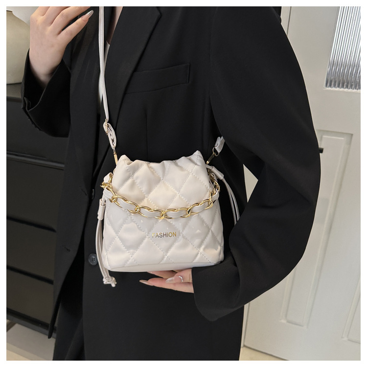 Bolsa de cubo casual al por mayor para mujeres, linda lencería, nueva bolsa de hombro cruzada con cordón