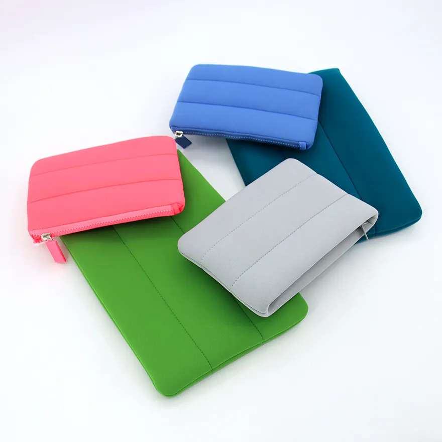 Bolsa organizadora de maquillaje acolchada personalizada BSCI con logo, bolsa de burbujas de neopreno, bolsa de belleza y cuidado de la piel