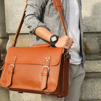 Detalle de bolsa de mujer
