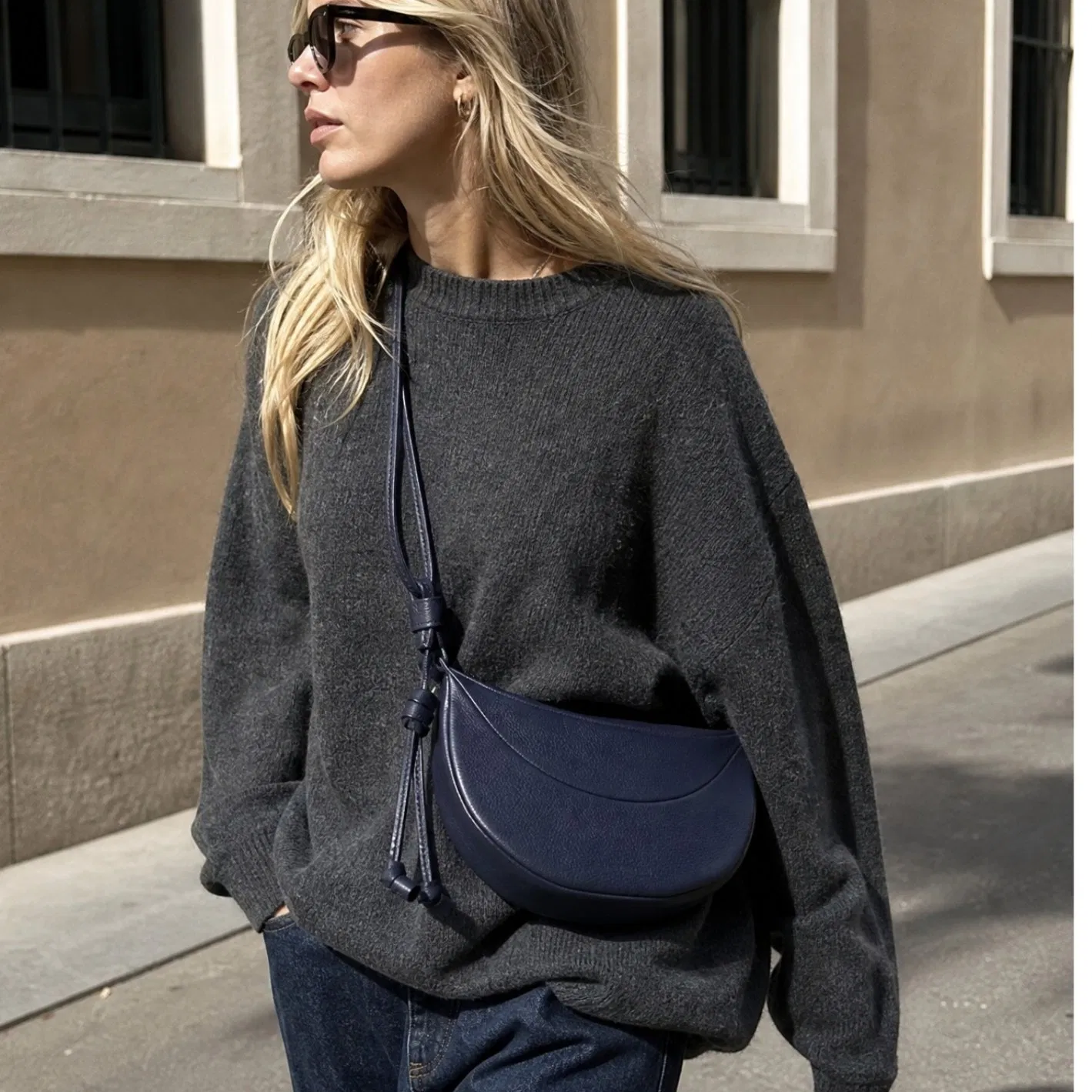 Bolso baguette de cuero de vaca francés chic para mujeres elegantes