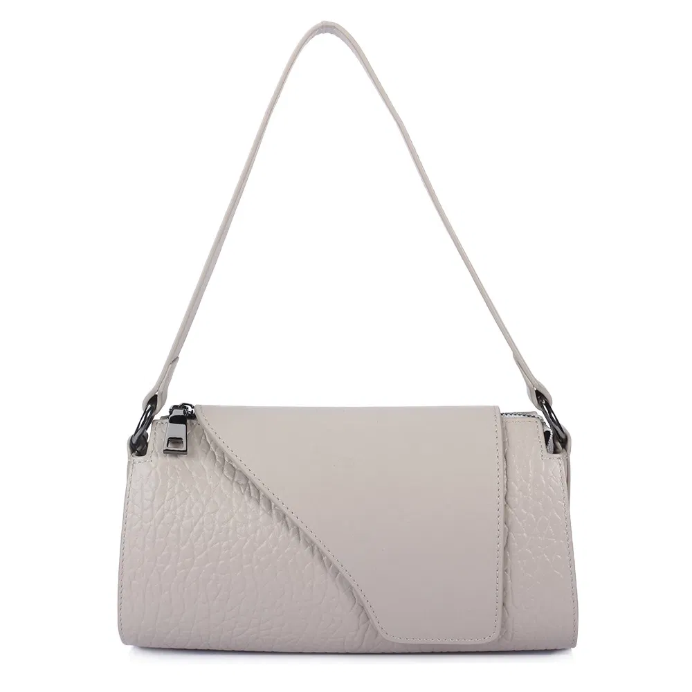 2026 Bolsa baguette de cuero negro minimalista con solapa asimétrica, bolso de hombro para uso diario