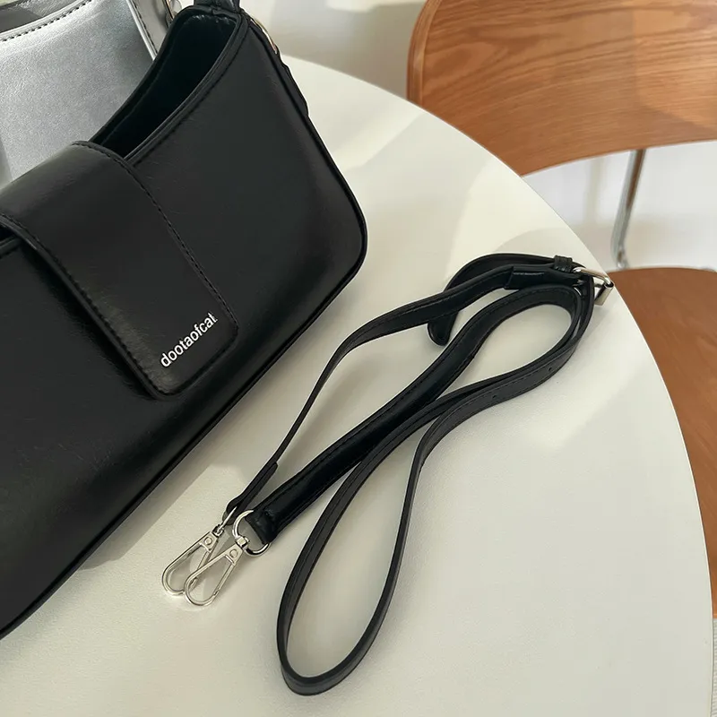 Bolsa de mano clásica tipo baguette portátil y casual para chicas y mujeres