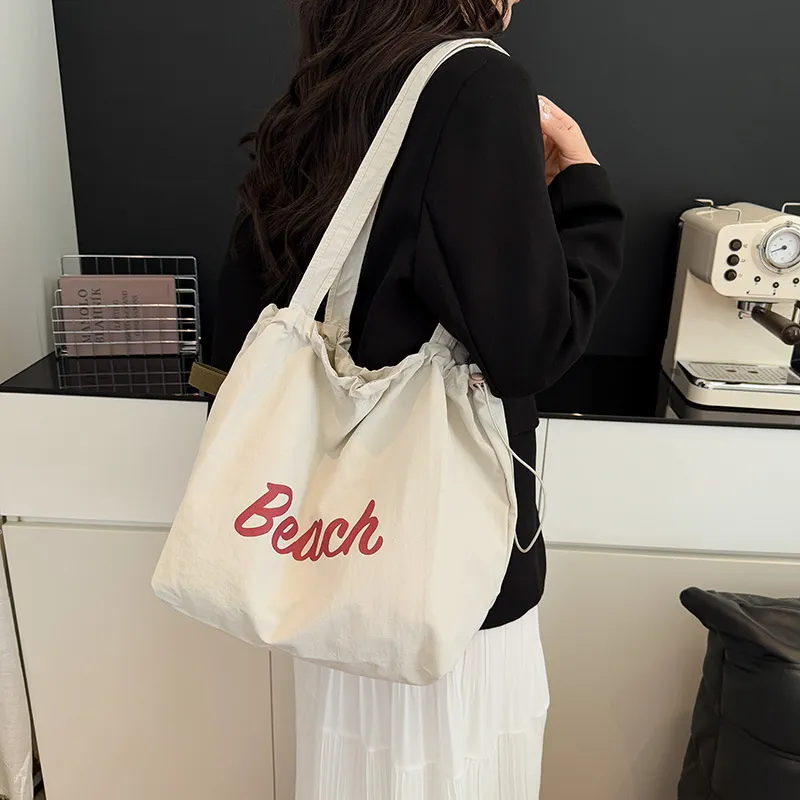 Bolsa de compras personalizada para damas, bolsa de playa ligera de nylon con cordón para mujeres, verano