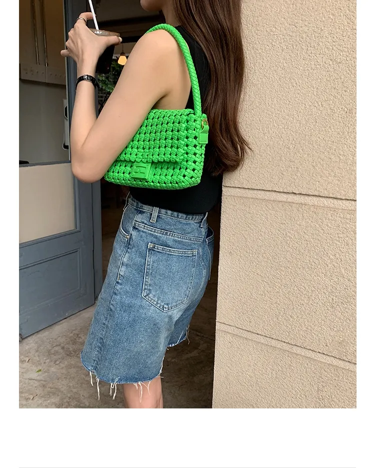 Bolso de mano y cruzado de moda