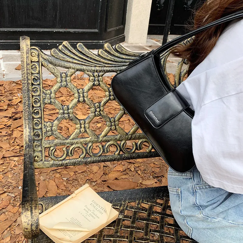 Bolsa de mano clásica tipo baguette portátil y casual para chicas y mujeres