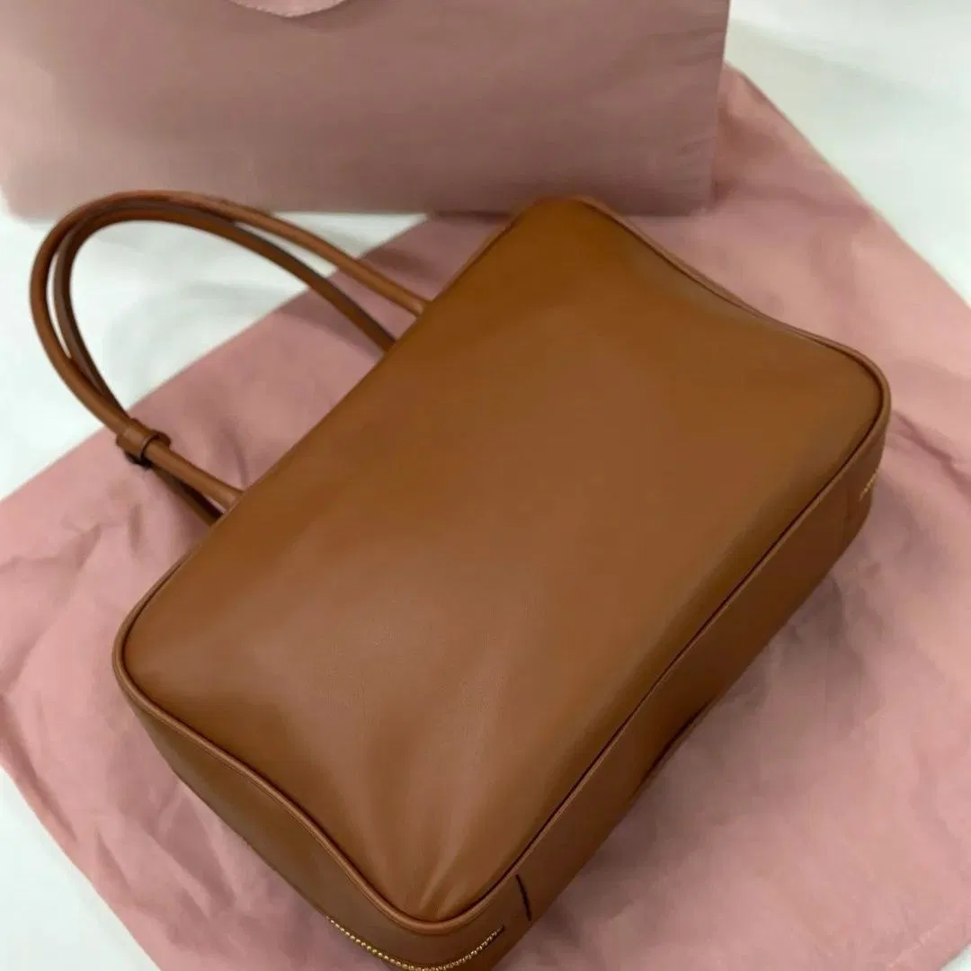 Nueva llegada bolso estructurado para mujer estilo médico de cuero con asa superior, bolso de lujo de vieja escuela para mujer