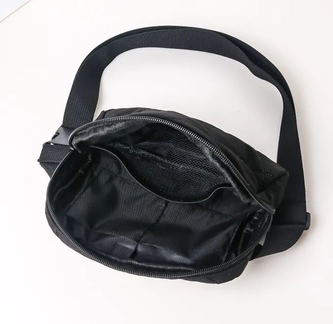 Bolso de cadera acolchado ligero de moda al por mayor, riñonera cruzada para mujer