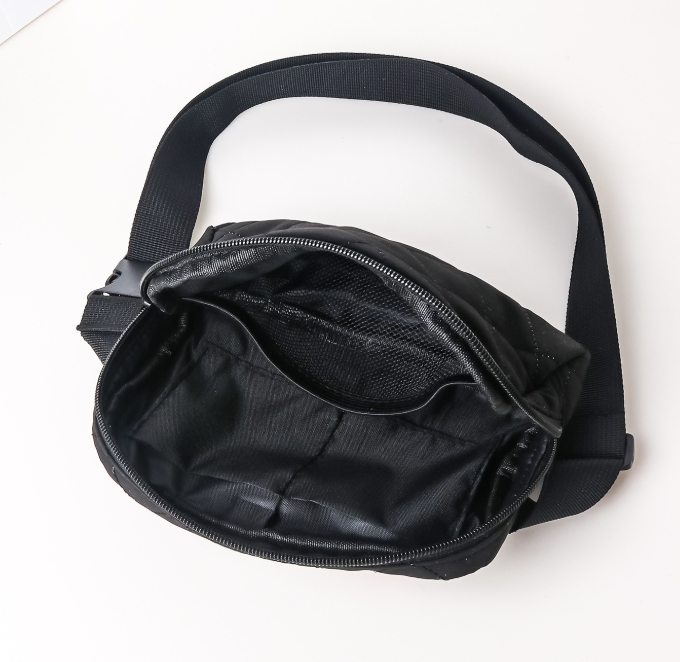 Bolso de cadera acolchado ligero de moda al por mayor, riñonera cruzada para mujer