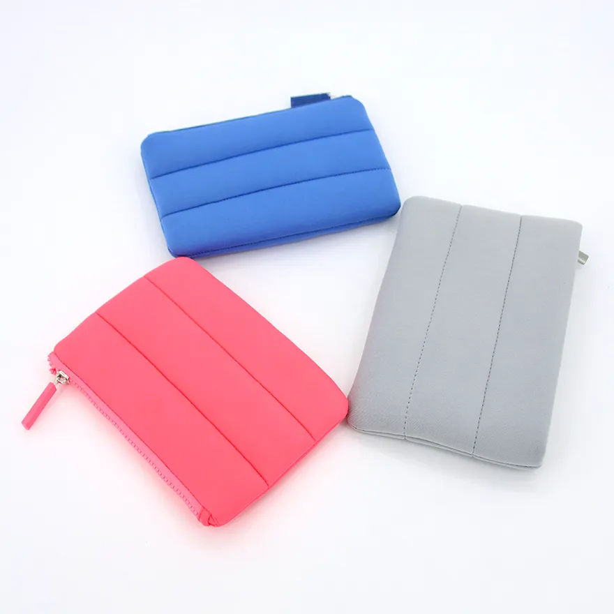 Bolsa organizadora de maquillaje acolchada personalizada BSCI con logo, bolsa de burbujas de neopreno, bolsa de belleza y cuidado de la piel