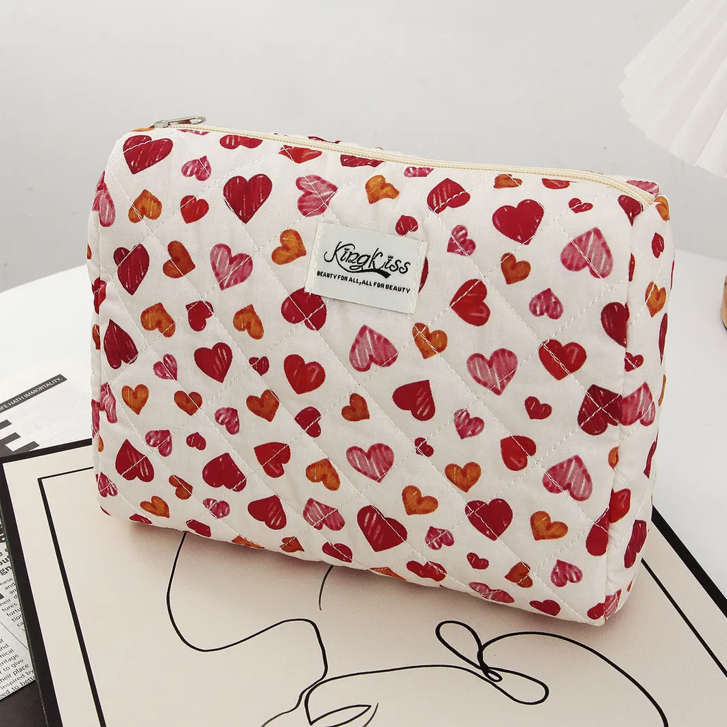 Bolsa de maquillaje con diseño de corazón rojo