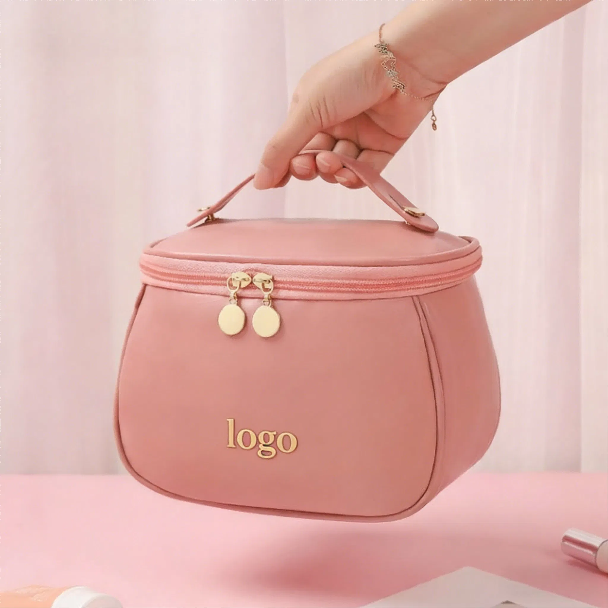 Bolsa de cosméticos toiletry de gran capacidad, portátil, a prueba de agua, de moda, con logotipo personalizado, clara, de PU, para brochas de maquillaje y cuidado de la piel, multi funcional