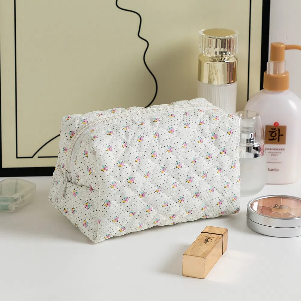 Bolsa de almacenamiento de maquillaje cosmético acolchada floral de gran capacidad para viajes