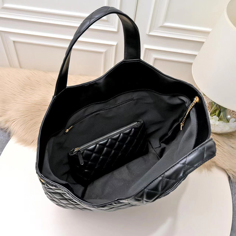Emg6928 Bolso acolchado de piel de vaca, grabado, genuino, con logo grande, lujo, negro, cuero, personalizado, mujeres, acolchado, bolsa grande