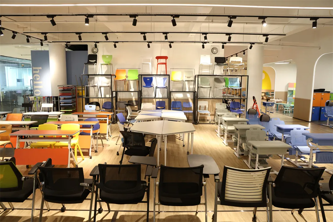 Conjunto de estudio lunar moderno - Escritorio de madera curvada + Asiento de plástico PP antideslizante