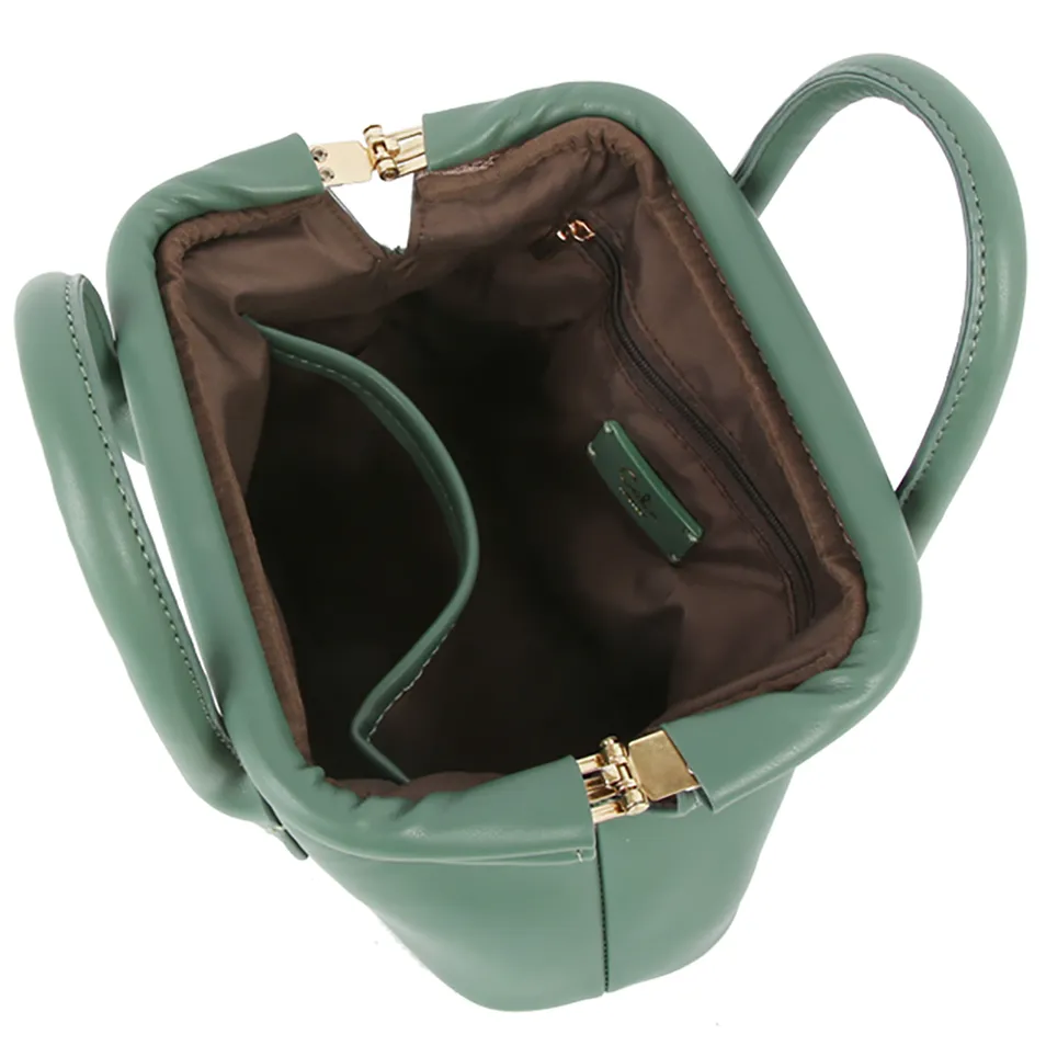 Bolso de mano en modelo
