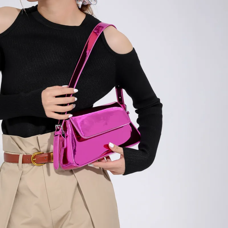 Bolso baguette de mujer de charol elegante, textura brillante, bolso de hombro y axila