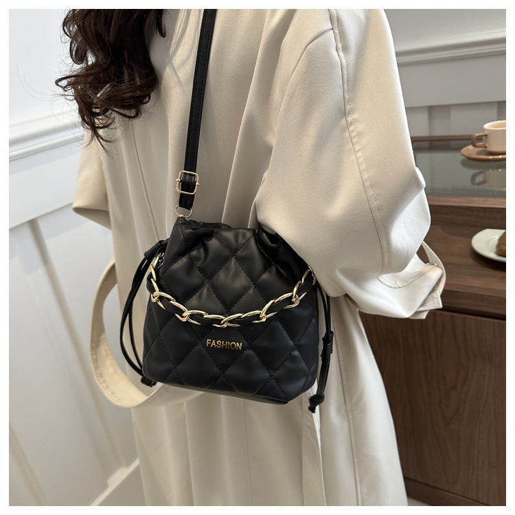 Bolsa de cubo casual al por mayor para mujeres, linda lencería, nueva bolsa de hombro cruzada con cordón