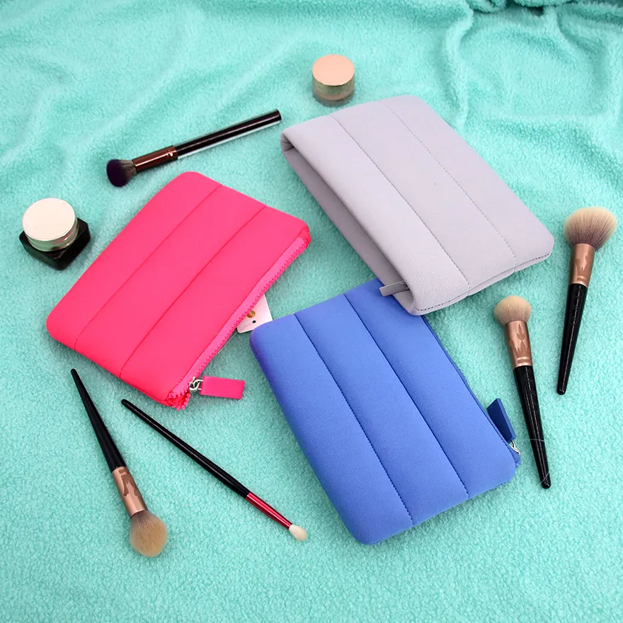 Bolsa organizadora de maquillaje acolchada personalizada BSCI con logo, bolsa de burbujas de neopreno, bolsa de belleza y cuidado de la piel