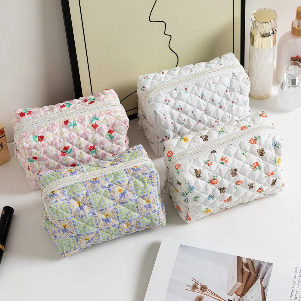 Bolsa de almacenamiento de maquillaje cosmético acolchada floral de gran capacidad para viajes