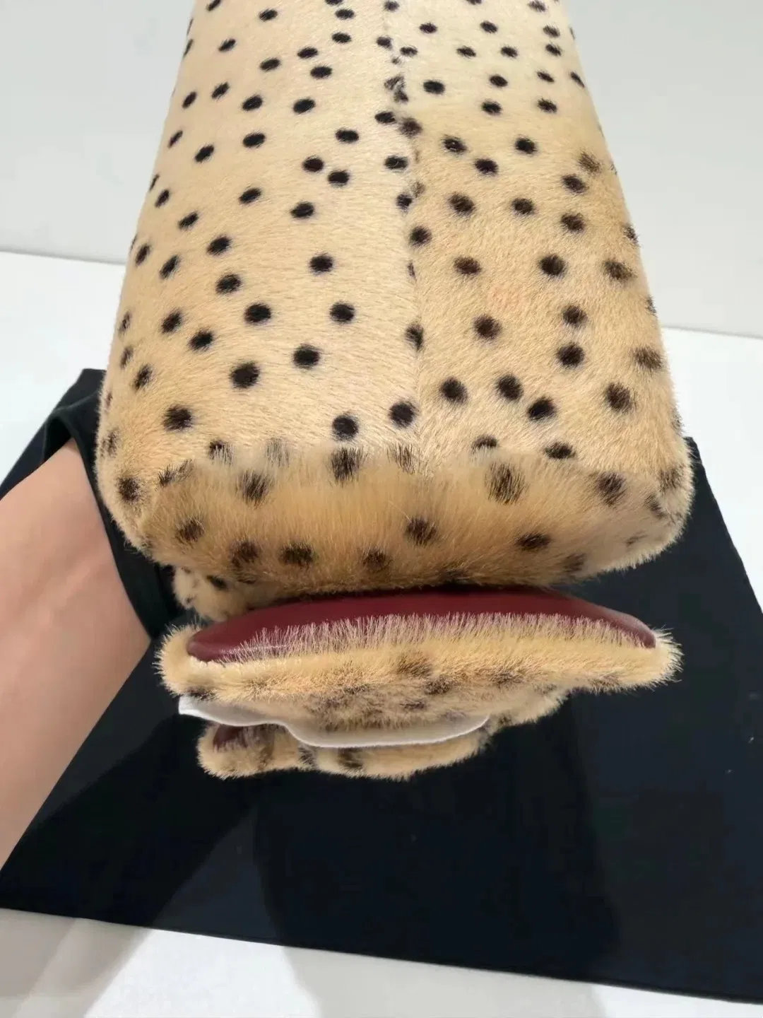 Detalle del bolso de moda