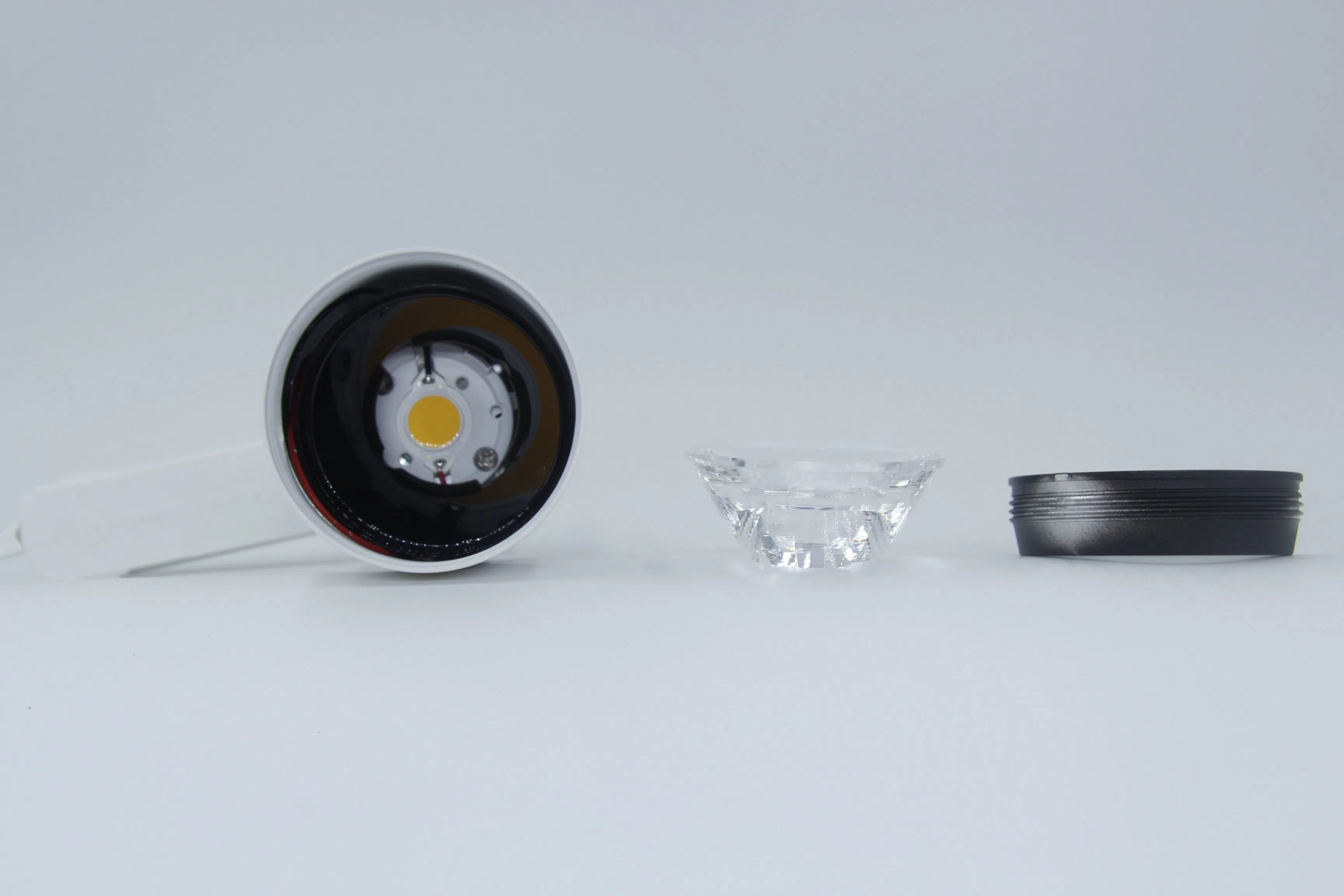 Indoor Energy-Efficient Track Light 15W Commercial Track Spotlight Indoor LED Lighting