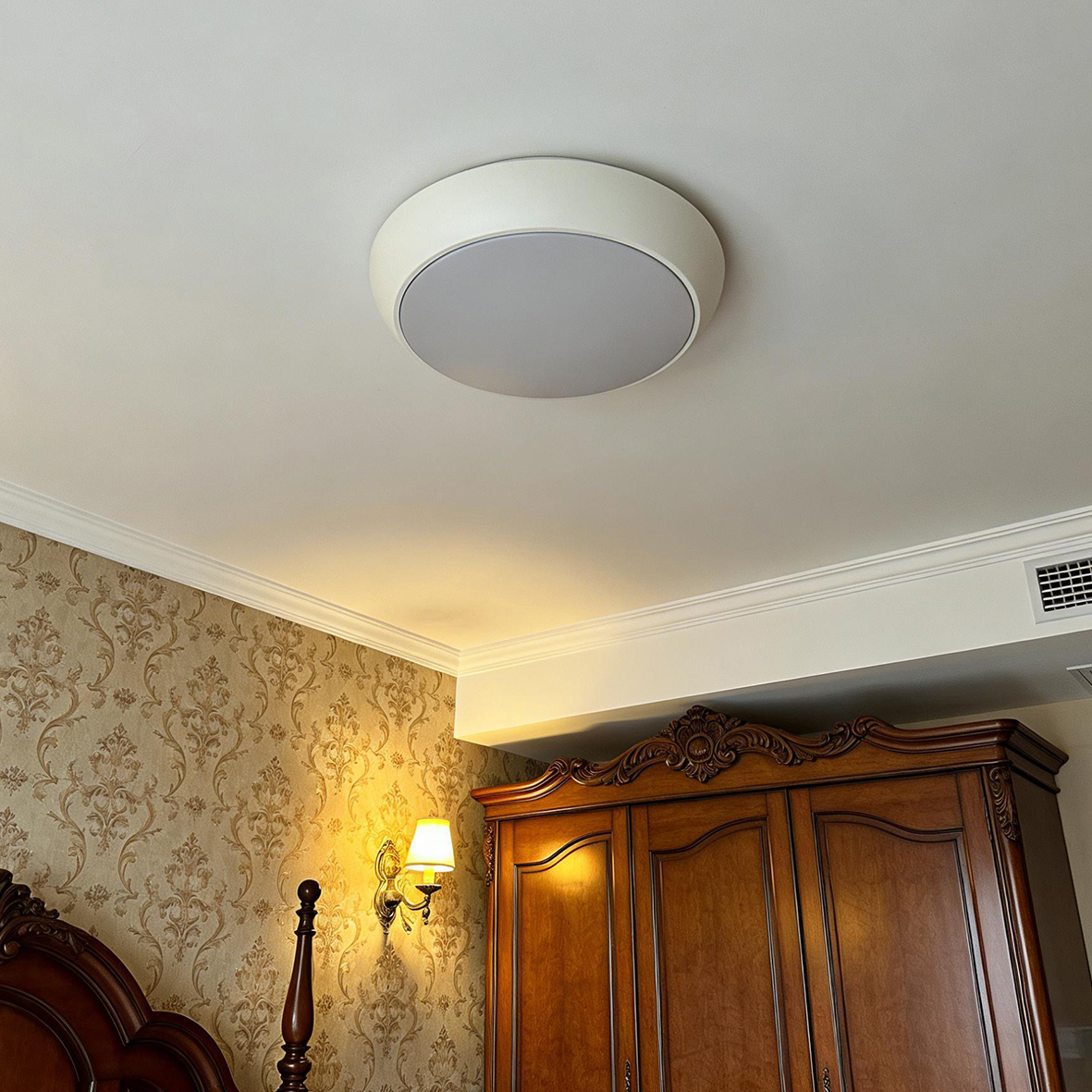 Smart Fire Emergency Rechargeable LED IP66 Waterproof Ceiling Light 6000K Daylight White Light 3 Hours Backup For Outdoor/Indoor