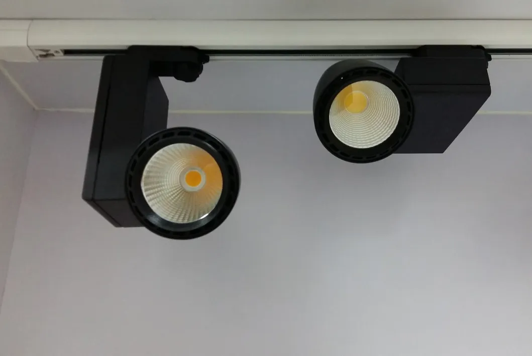 CE 30W Global 3phase Ra>97 Dimmabl LED Track Lighting for Commercial Spotlight
