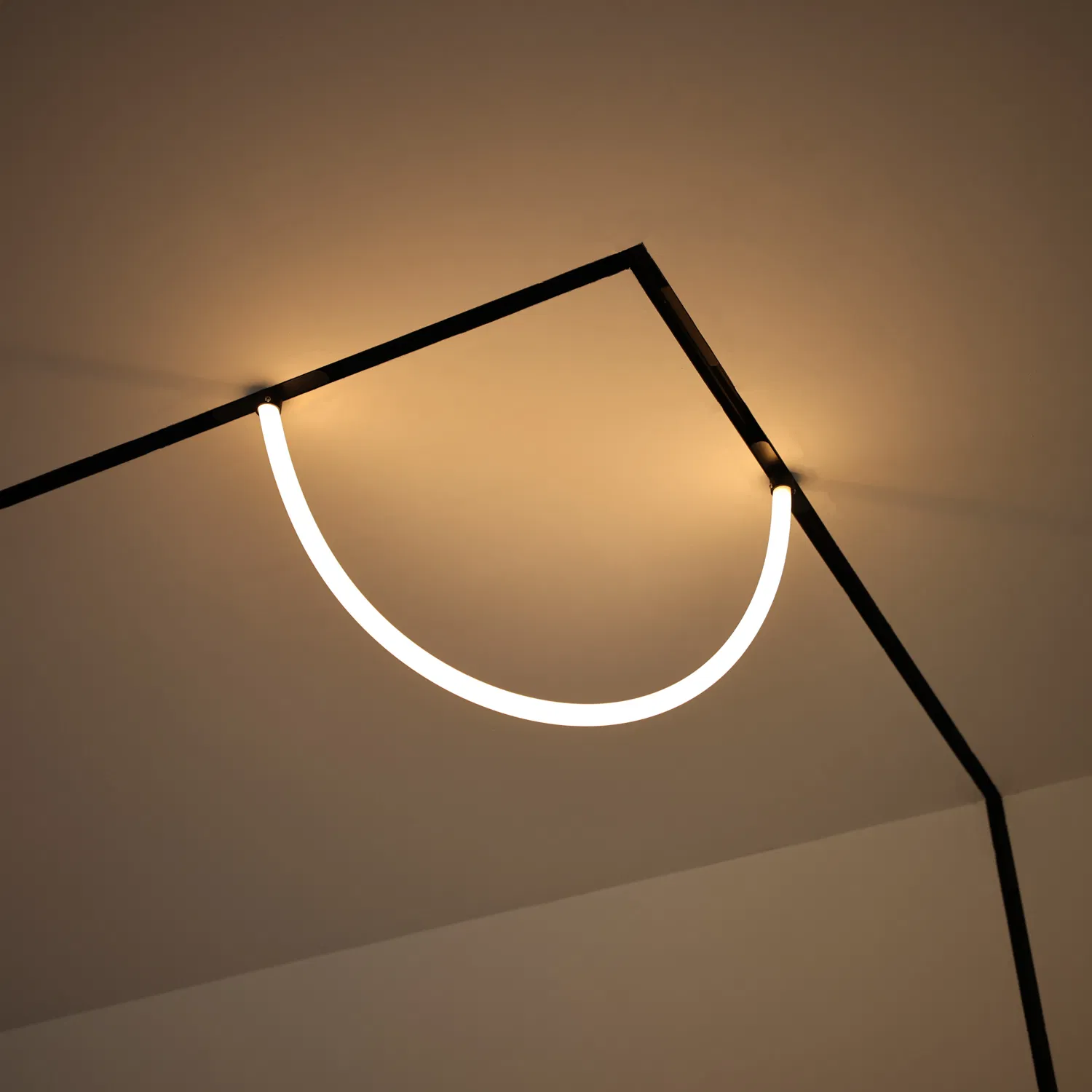 Smart Energy-Saving LED Magnetic Track Lighting for Intelligent Spaces Control by Tuya