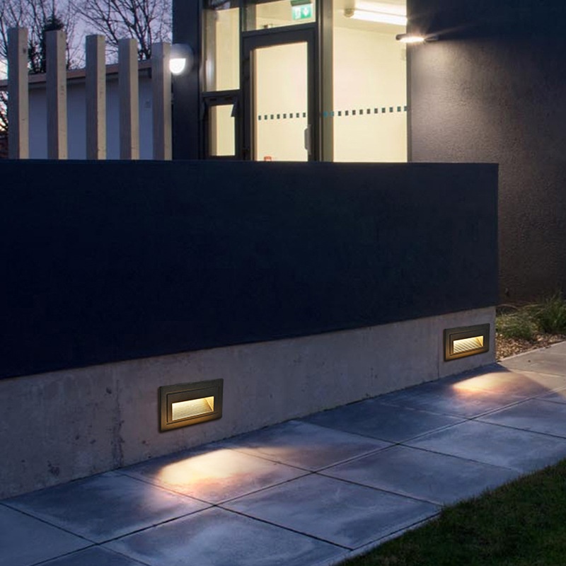 Aluminum Outdoor Wall Lamp Waterproof LED Footlight for Villa Stair Steps and Courtyard Corner Outdoor Lighting
