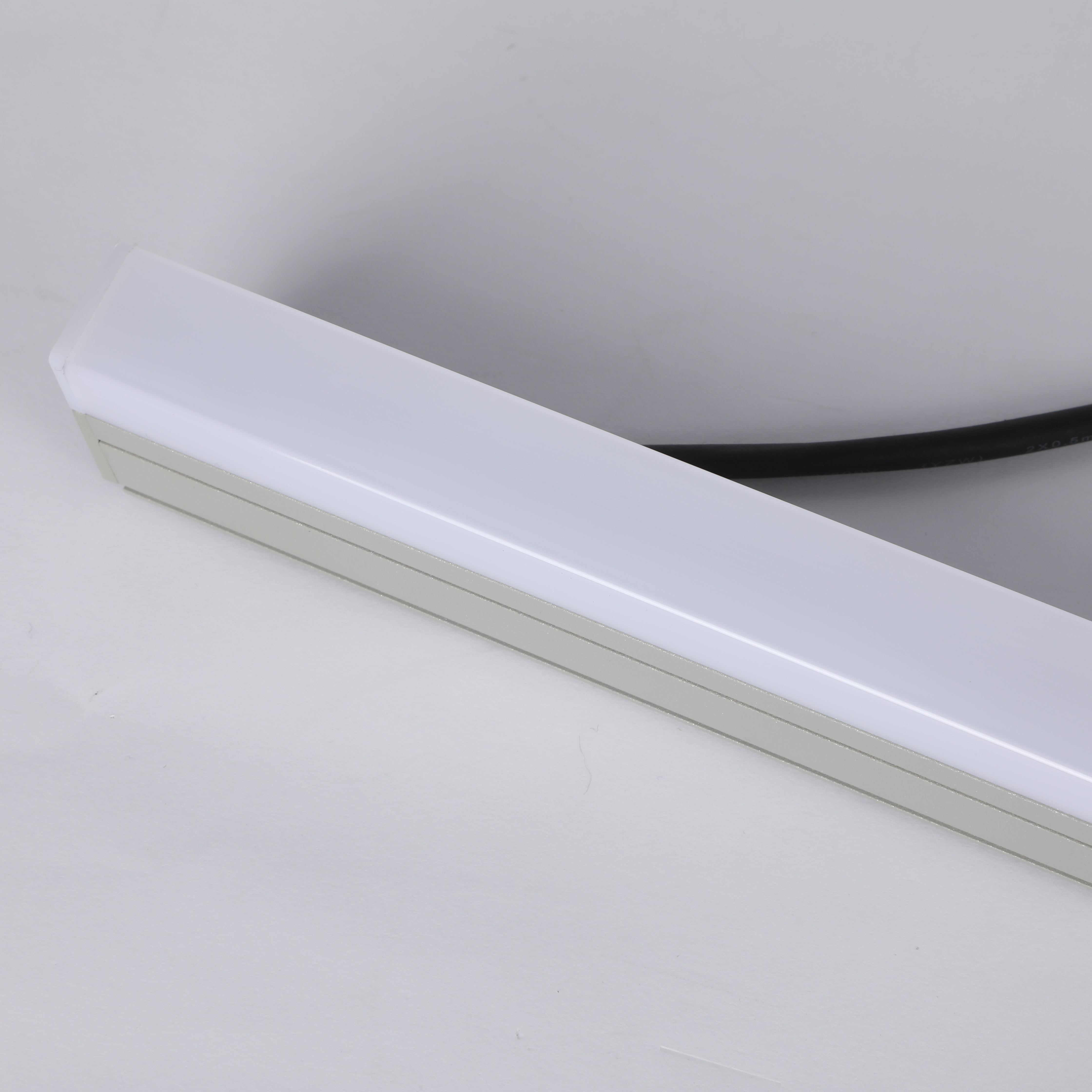 LED Linear Light IP65 Rated 120 Beam Angle 3000K-6000K Color Temperature Landscape Lighting